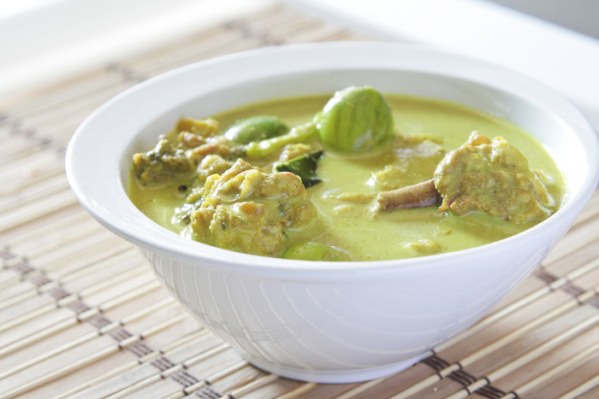 /uploads/dish/picture/3/poulet_au_curry_vert.jpg